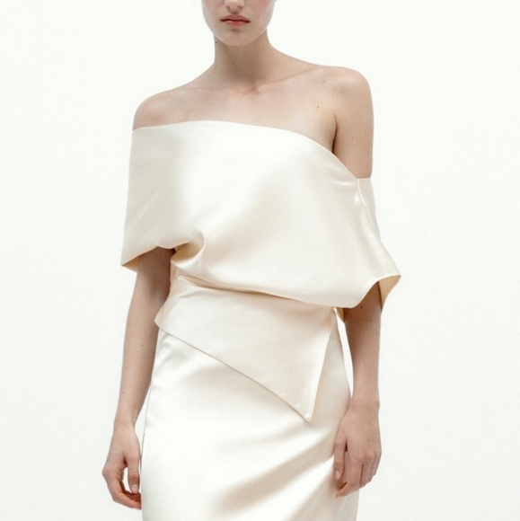 Zara ASYMMETRICAL SATIN EFFECT TOP - Picture 3 of 16